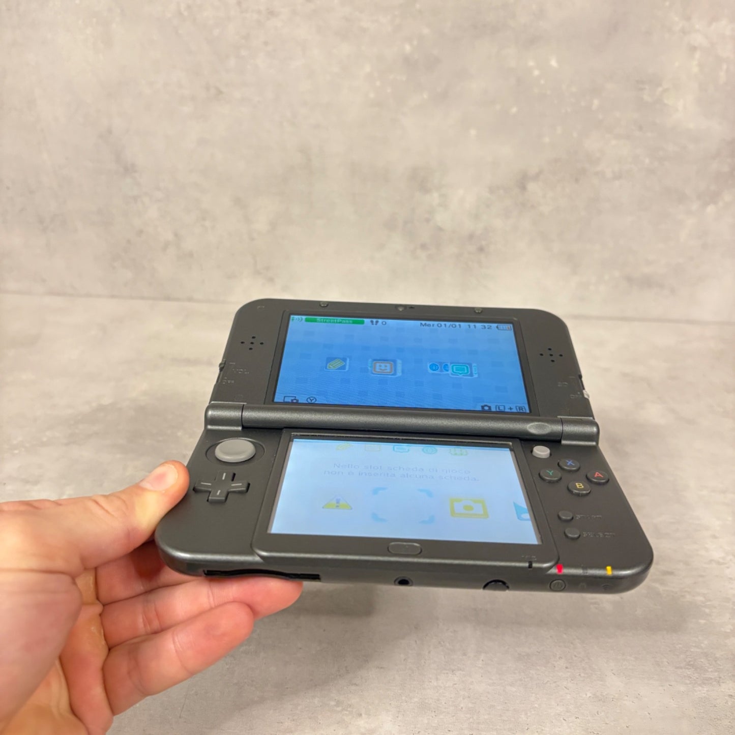 NEW NINTENDO 3DS XL CONSOLE Nero Con Scatola + Caricatore