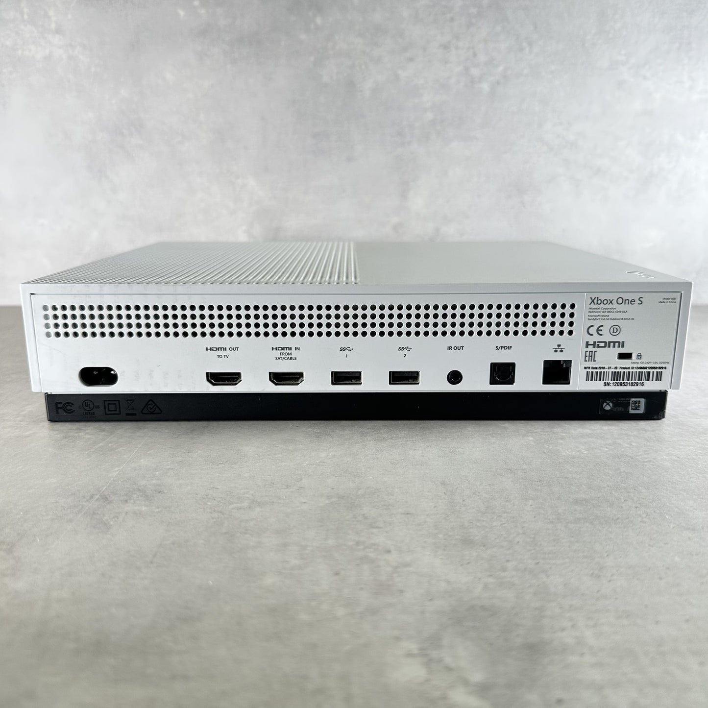 XBOX ONE S CONSOLE Microsoft 500GB + Cavi