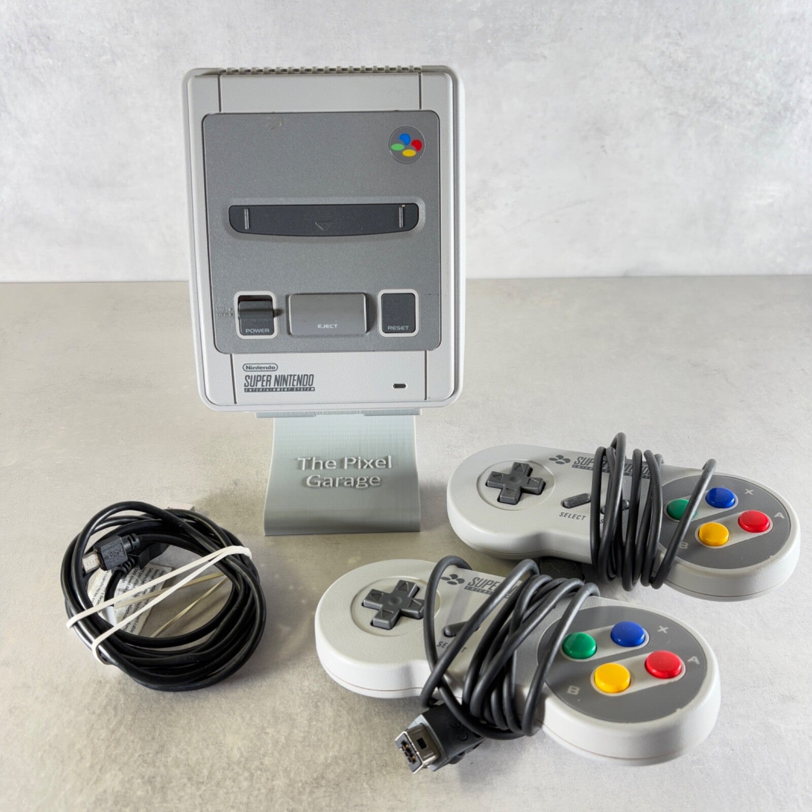 SUPER NINTENDO CLASSIC MINI SNES CONSOLE Grigia + 2 Controller