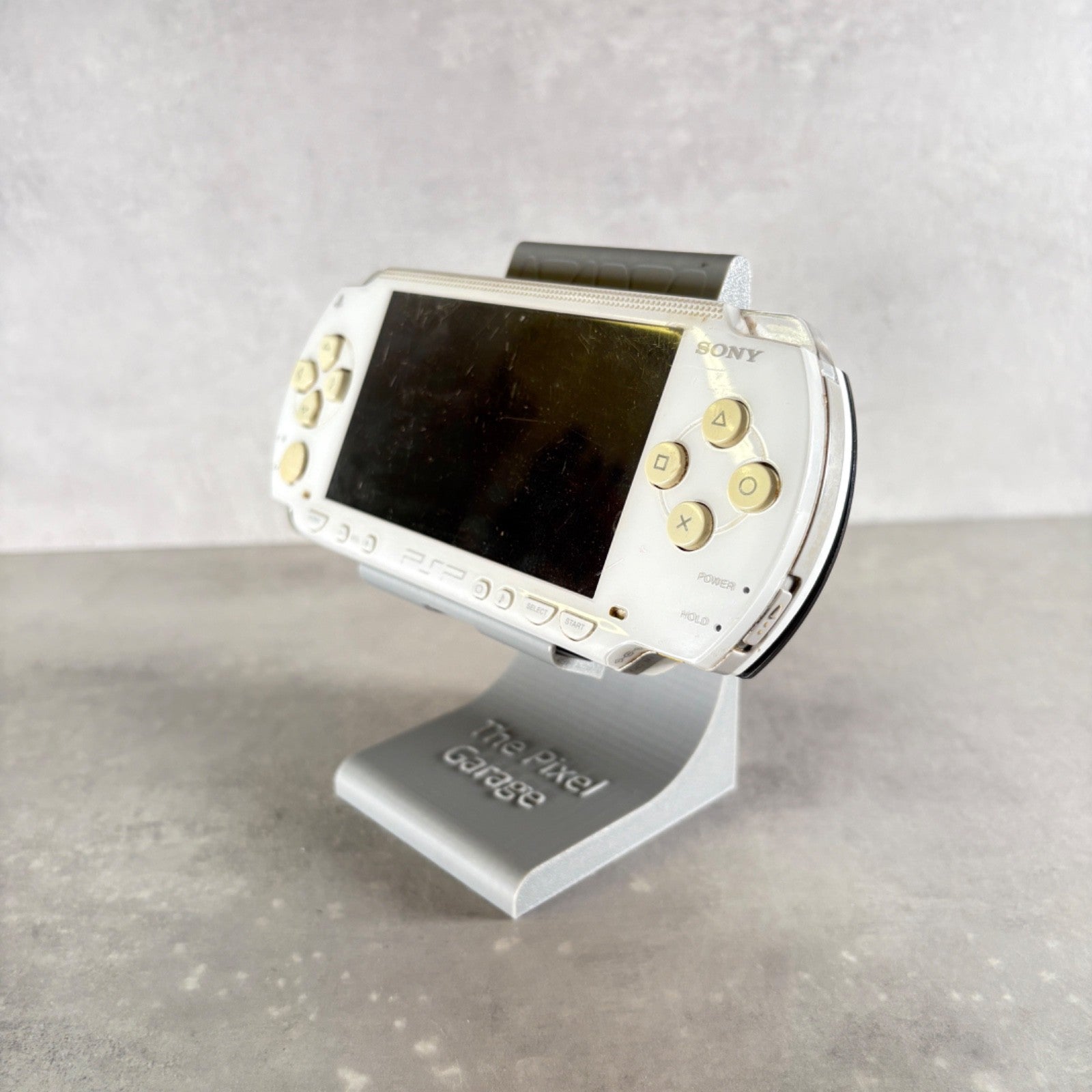 Sony PSP 1004 Bianco PLAYSTATION CONSOLE Con Caricatore E Giochi