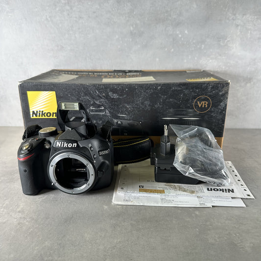 NIKON D3200 FOTOCAMERA Nero CORPO MACCHINA Con Accessori E Scatola