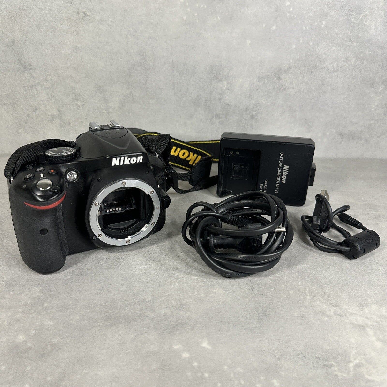 NIKON D5200 FOTOCAMERA REFLEX DIGITALE Nero Originale Completa + Custodia