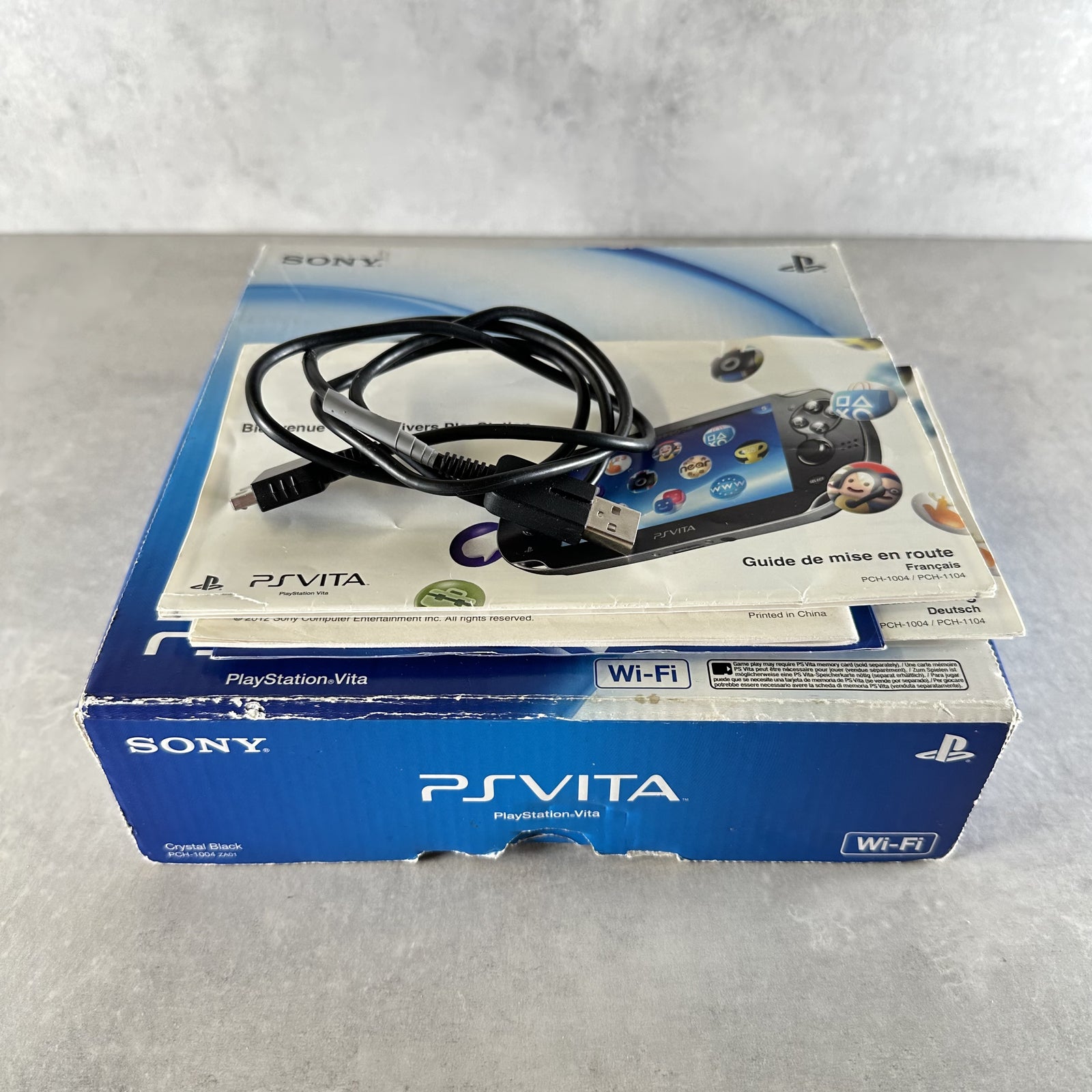 Sony PS VITA OLED PCH-1104 CONSOLE 3G-WiFi Completa Di Tutto